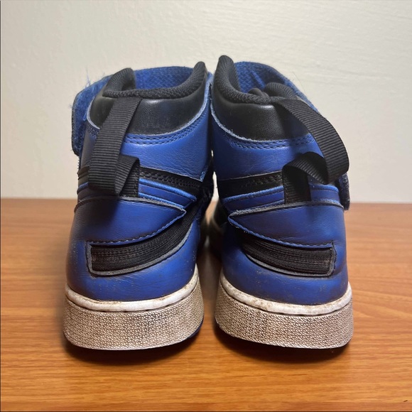 Jordan 1 FlyEase - Picture 5 of 9